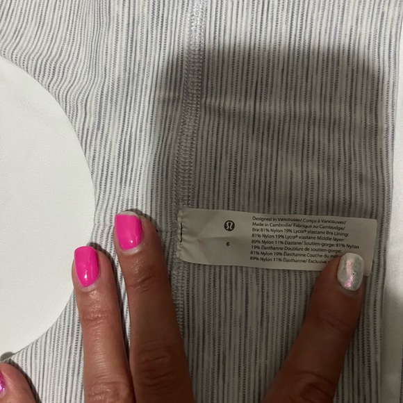 Lululemon reversible bra - Picture 4 of 4